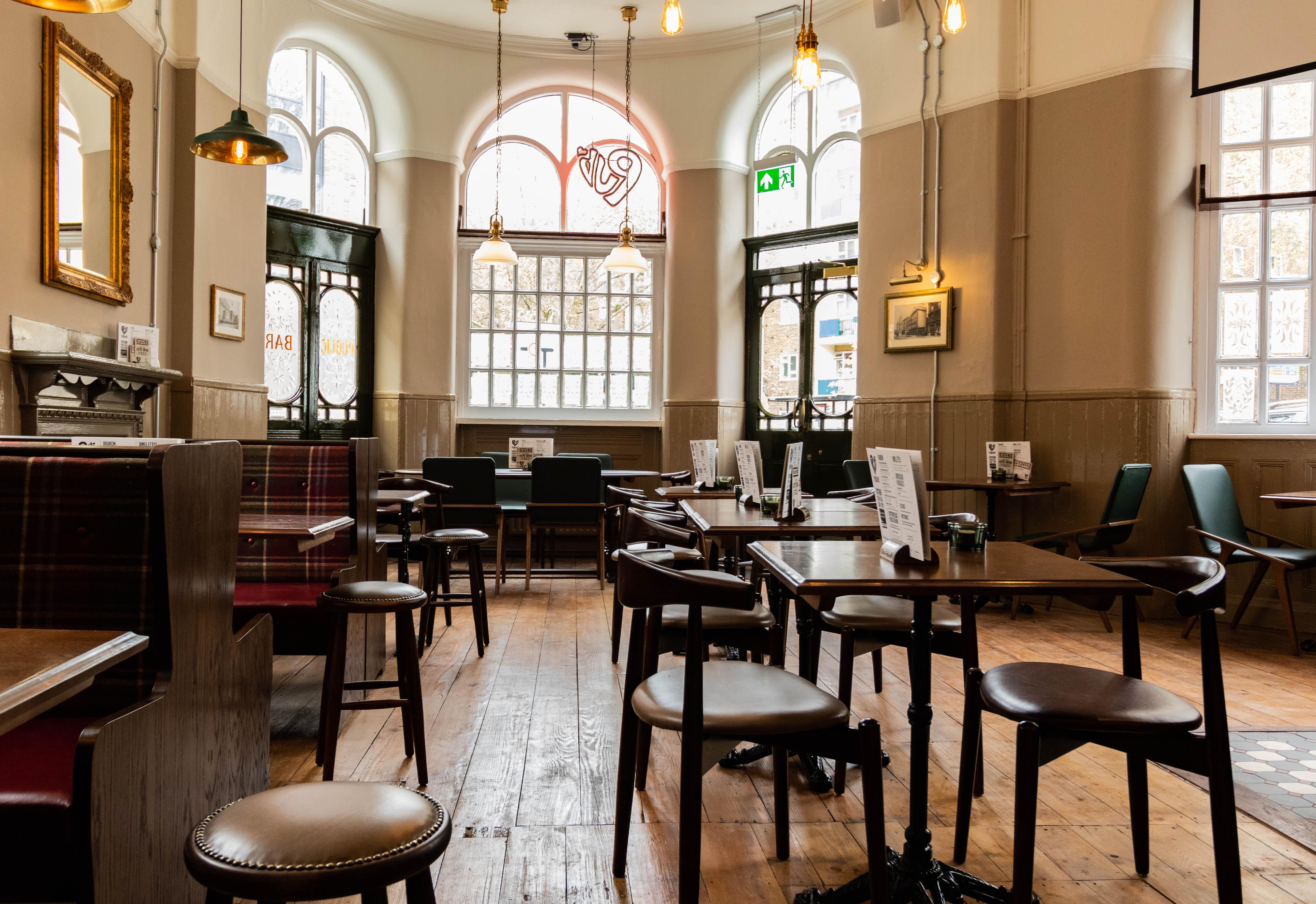 Publove @ The White Ferry, Victoria London Luaran gambar