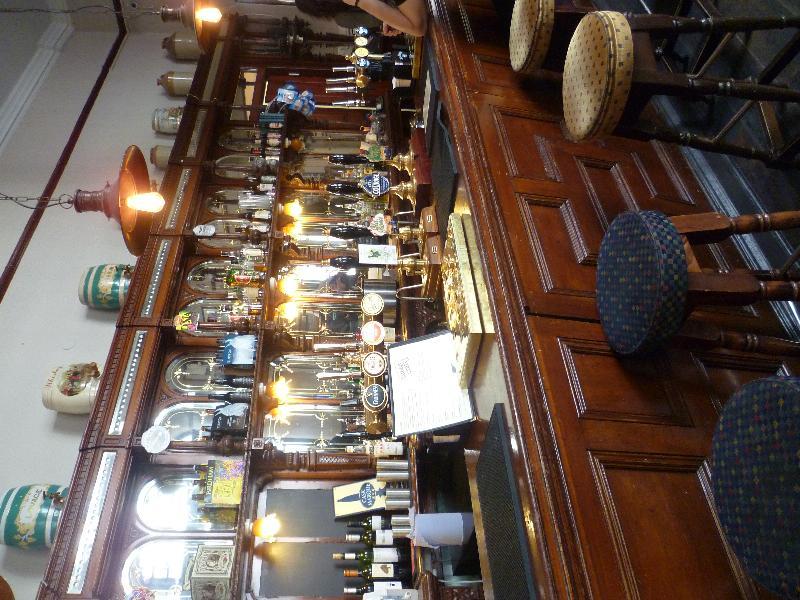 Publove @ The White Ferry, Victoria London Luaran gambar